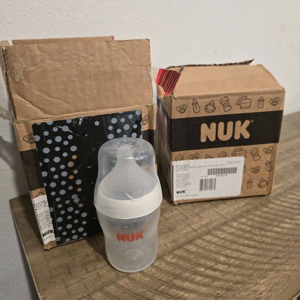 NUK Simply Natural 5 oz Baby Bottles Lot of 8 Clear w Nipples Caps New